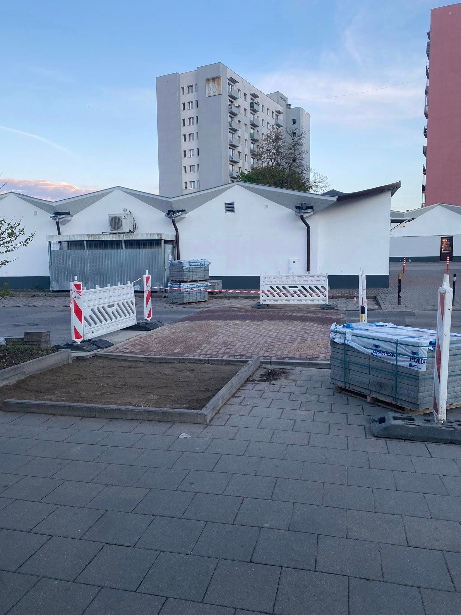 Nowe przejście dla pieszych przy ul. Czerwony Dwór